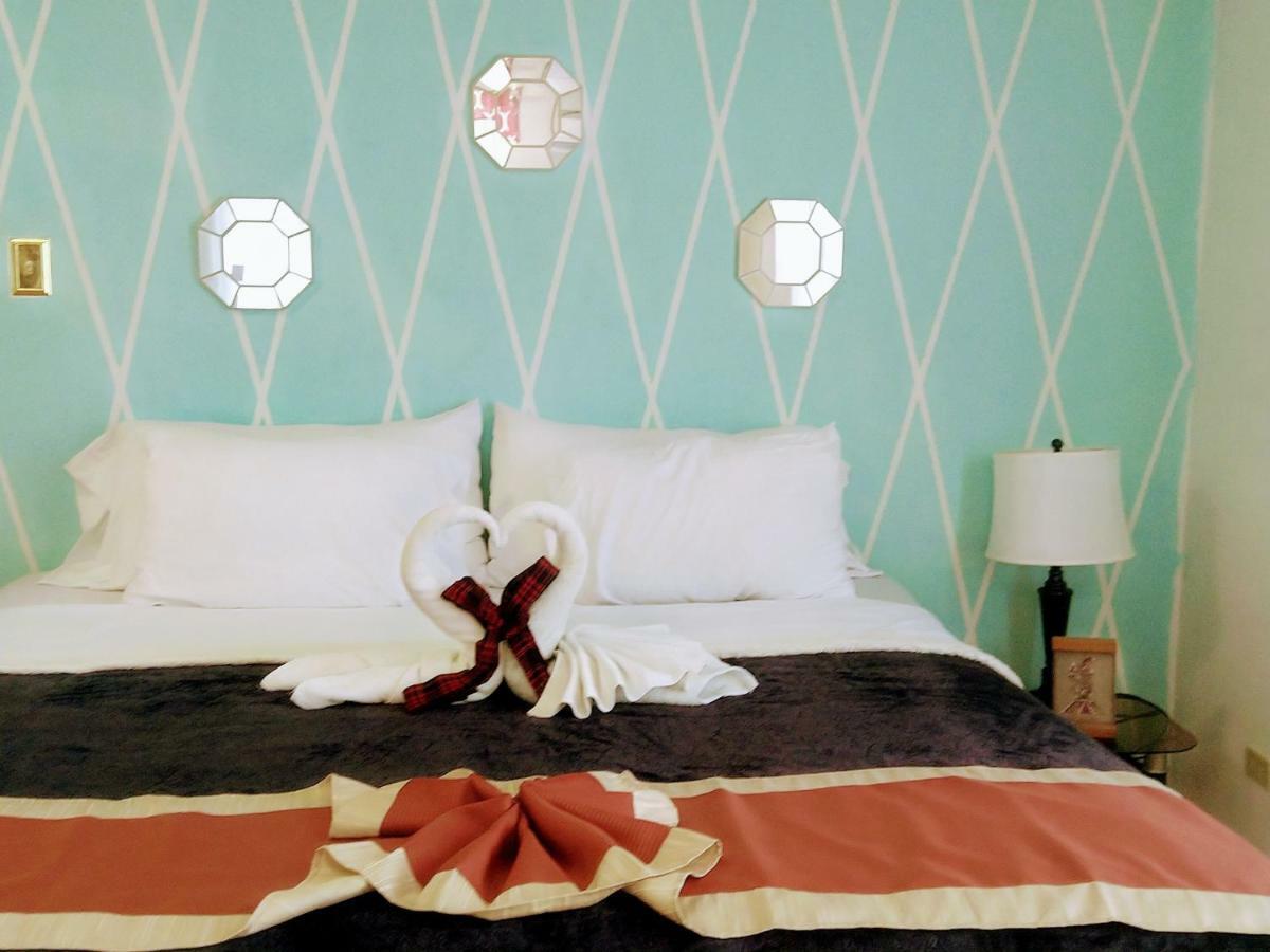 The Red Hut Inn Belize City Eksteriør billede