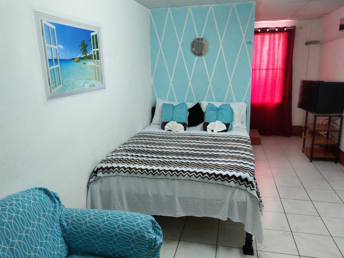 The Red Hut Inn Belize City Eksteriør billede